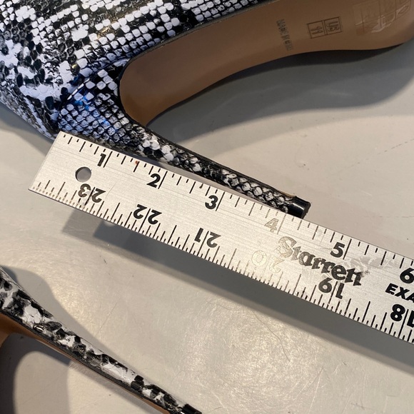 NWOT B/W Faux Snakeskin Stiletto Boots - Picture 4 of 7